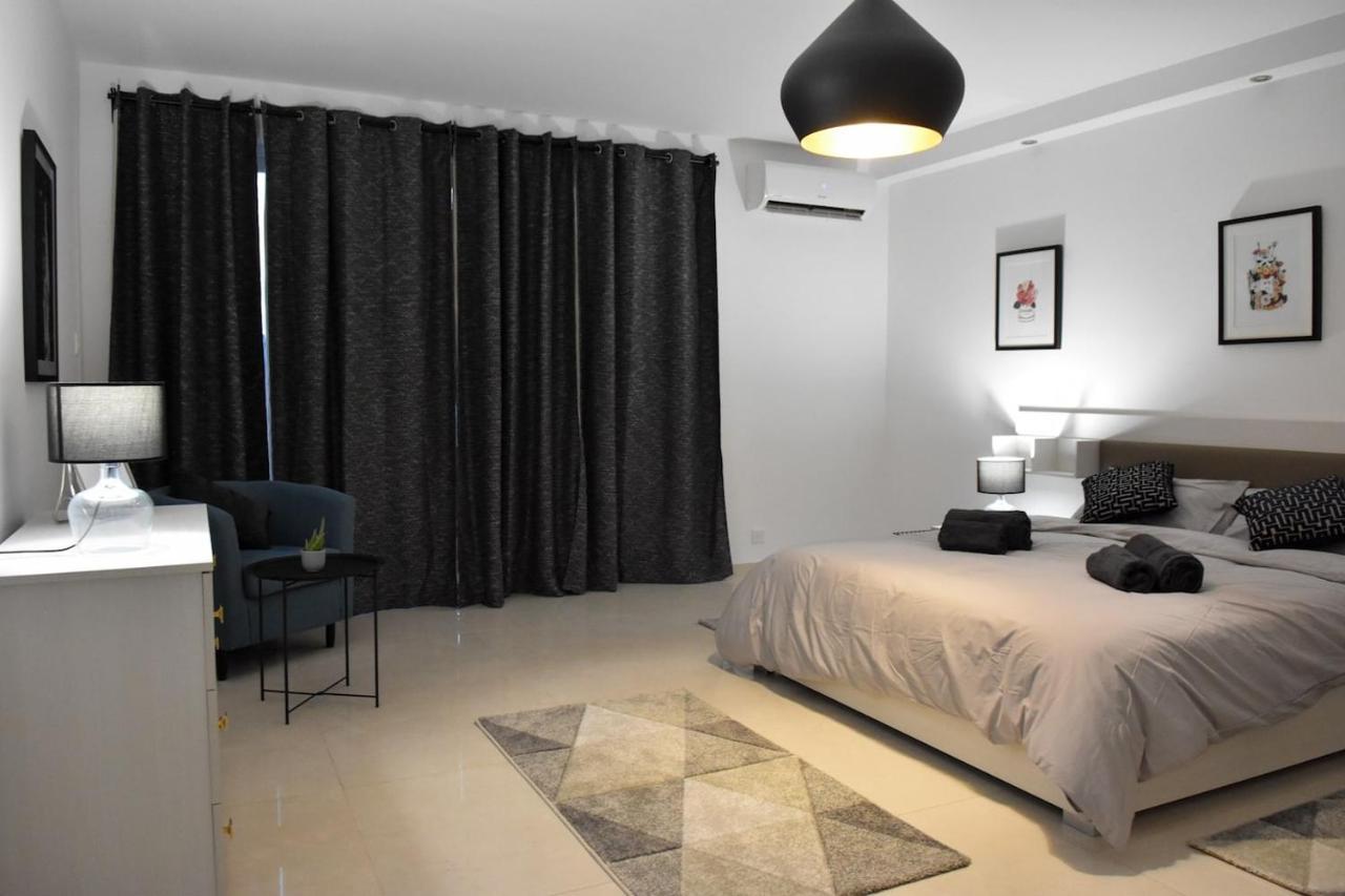 Voguish 3 Bedroom Apartment St. Paul's Bay Exteriör bild