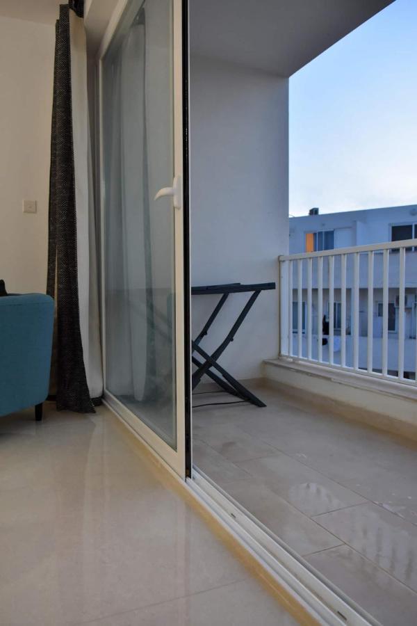 Voguish 3 Bedroom Apartment St. Paul's Bay Exteriör bild